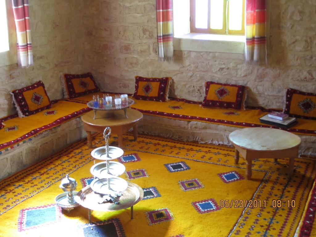 Kasbah Dar Talouste Panzió Afela Isli Kültér fotó